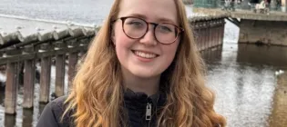Nicola Crowe headshot