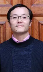 Headshot of Huayi Huang