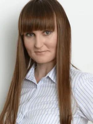 Dr Anna Mróz against a white background